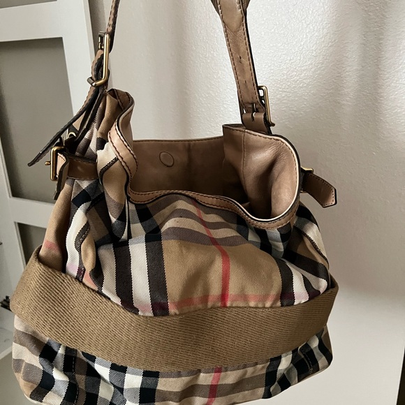 Burberry Bag - Picture 3 of 6